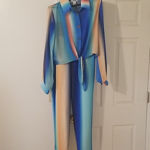 2 piece set crop top and pants *NWT* - Picture 4 of 4